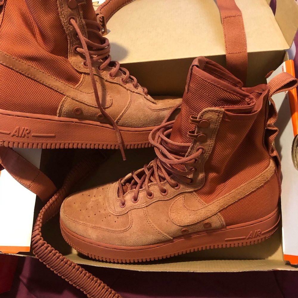 Shoes - Picture 4 of 4